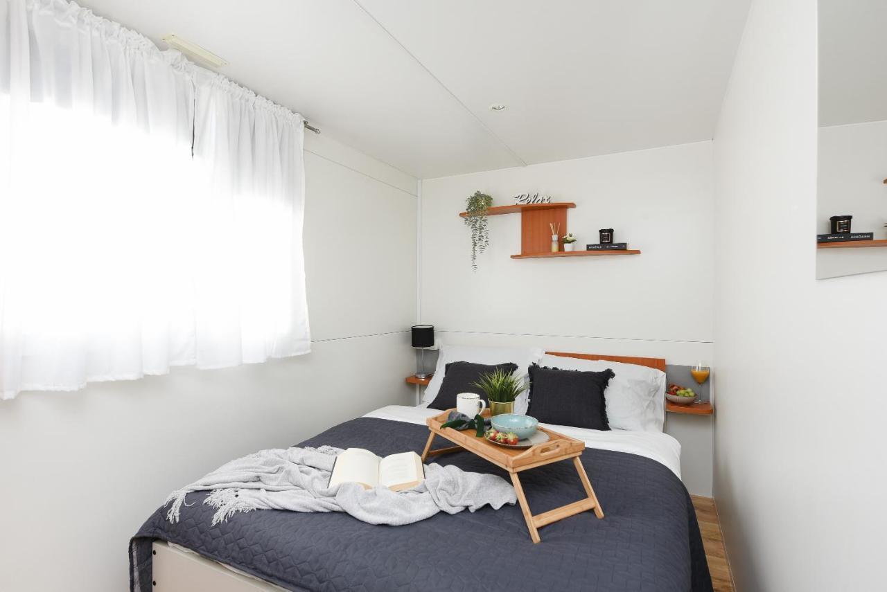Mia Mobile Home With Jacuzzi Ждрелац Экстерьер фото